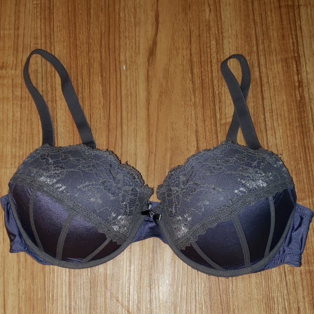 Apt. 9 36C bra